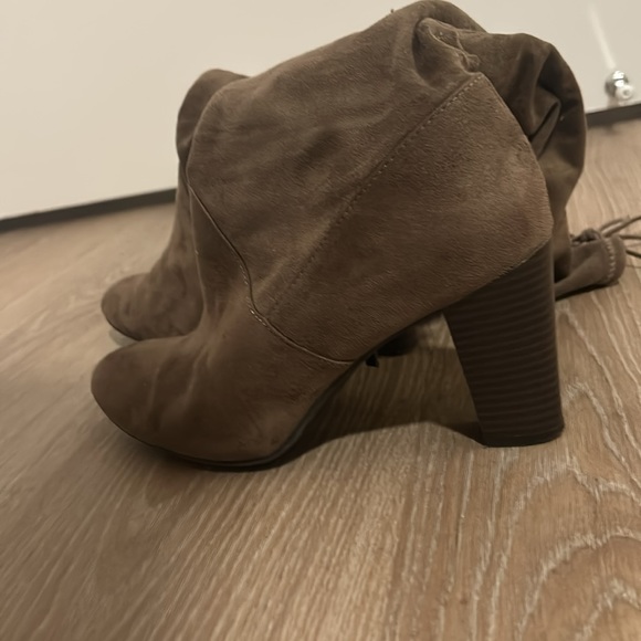 Tamaris Boots Size 9.5 - Picture 2 of 4